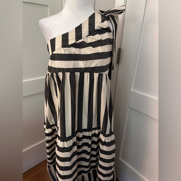 Who What Wear size XS one shoulder gray and cream striped maxi dress - Picture 2 of 7